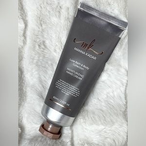 Luxe Bath & Body
Collection
MOISTURIZING HAND CREAM